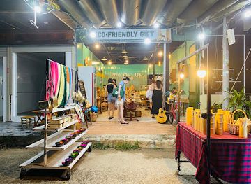 vietnam/phu-quoc-island/shop/the-one-up-store