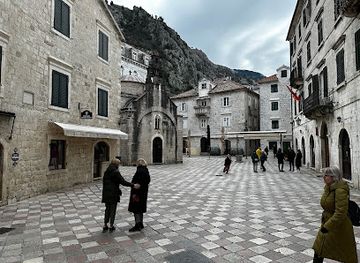 montenegro/perast/shop/shopping-centre-kamelija