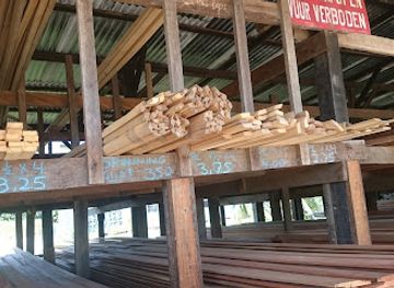 suriname/lelydorp/shop/houtmarkt-n-barhoe