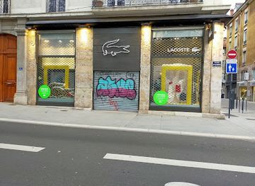 france/grenoble/shop/lacoste