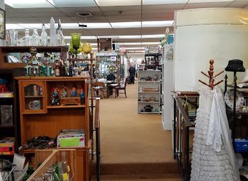 wisconsin/la-crosse/shop/caledonia-street-antique-mall