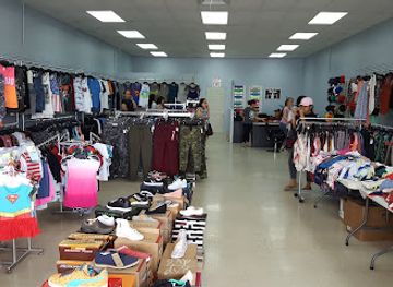 guam/apra-harbor/shop/compadres-mall