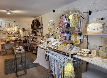france/la-rochelle/shop/kaboom-boutique-de-createurs