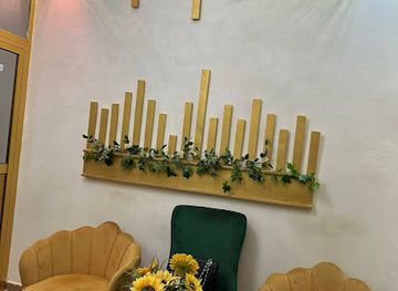 guinea/lower-guinea/shop/brocilia-decor