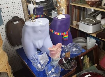maryland/rocky-gap-state-park/shop/queen-city-flea-market