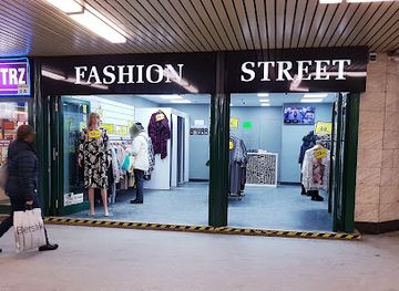 poland/warsaw/shop/fashion-street