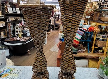 wisconsin/appleton/shop/pickles-peonies-vintage