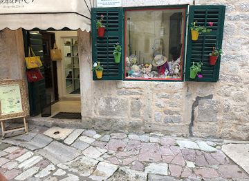 montenegro/kotor-bay/shop/kotor-souvenir