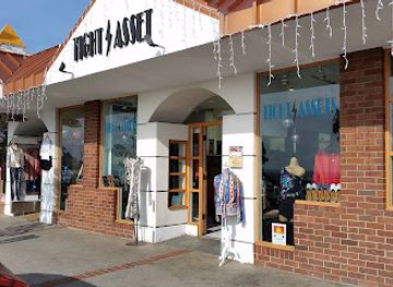 california/laguna-beach/shop/tight-assets