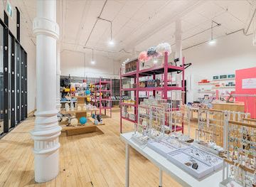 canada/winnipeg/exchange-district/shop/wow-mickey