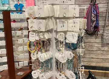 california/san-diego-beaches/shop/treasures-by-the-bay