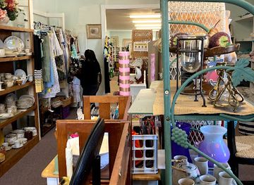virginia/northern-neck/shop/st-mary-s-thrift-shop