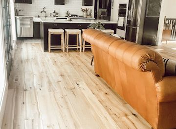 wisconsin/oshkosh/shop/crescent-moon-antiques-salvage