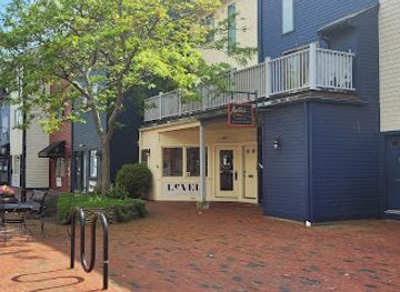 rhode-island/newport-coastline/shop/brick-marketplace