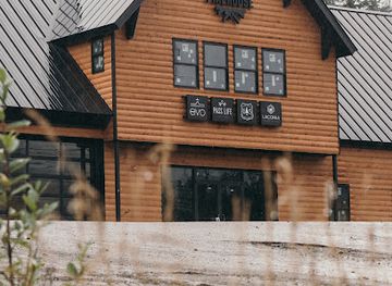 washington/snoqualmie-pass/shop/firehouse