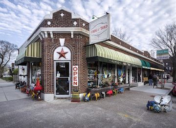rhode-island/beavertail-state-park/shop/frog-toad-east