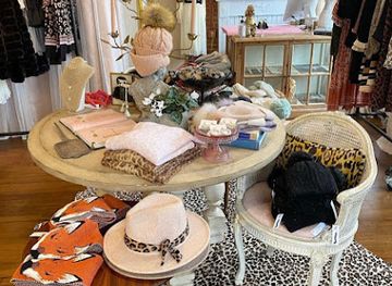 massachusetts/middlesex-county/shop/holiday-boutique