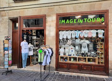 france/tours/place-plumereau/shop/image-in-tours