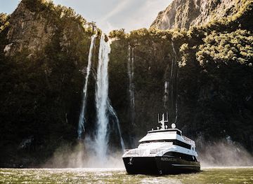 new-zealand/milford-sound/shop/fiordland-discovery