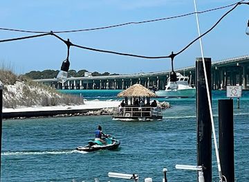 florida/destin-beach/shop/u-name-it