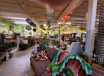 ohio/akron/downtown-akron/shop/the-bomb-shelter