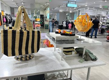 india/delhi/connaught-place/shop/h-m