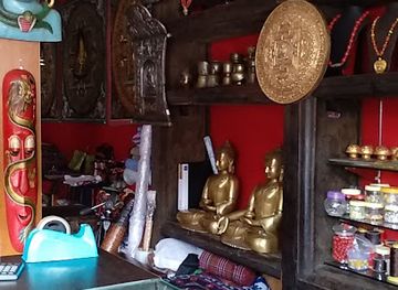 bhutan/paro/shop/tara-handicraft