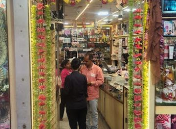 india/kanpur/shop/kwality-stores-branded-cosmetics-bridal-chura-and-sehra-gifts-and-online-rakhi-store