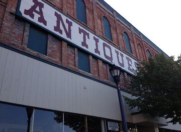 michigan/bay-city/shop/downtown-antiques-market