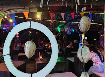 thailand/andaman-coast/shop/phi-phi-market