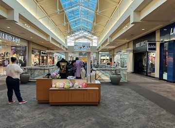 wisconsin/milwaukee/east-side/shop/mayfair