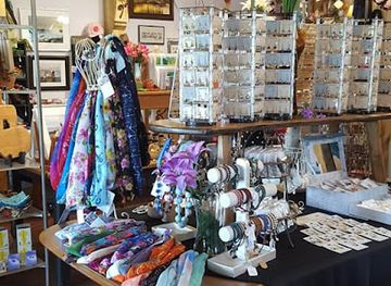 maine/hancock-county/shop/bonnie-s-place-maine-made-treasures-and-gifts