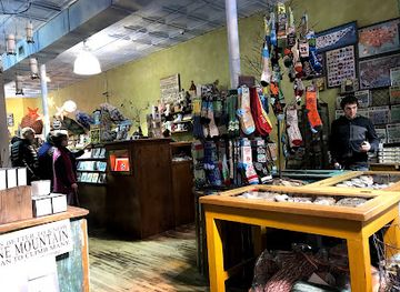 tennessee/ruby-falls/shop/blue-skies