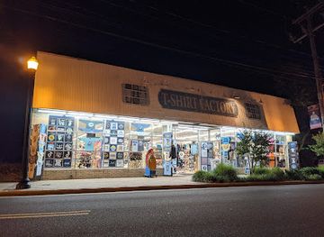 virginia/assateague-island/shop/t-shirt-factory-chincoteague