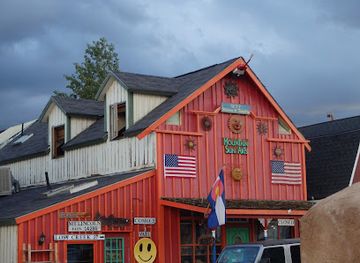 colorado/elk-mountains/shop/old-red-barn