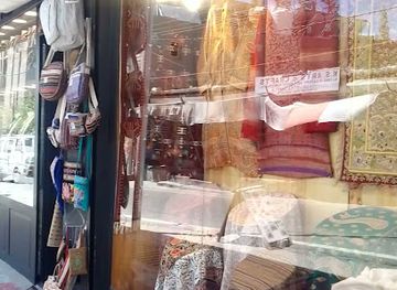 pakistan/ladakh/shop/lovely-arts-emporium-lae-pashmina-showroom-shopping-in-ladakh-himalayan-shawl-shops-in-leh