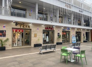 libya/benghazi-beaches/shop/mercado-dougal-family-shopping-center-venice