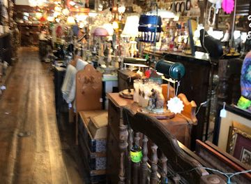 kansas/tallgrass-prairie-national-preserve/shop/the-vintage-bulldog