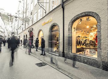 austria/otztal-alps/shop/red-bull-world-salzburg