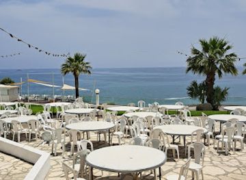 cyprus/governor-s-beach/shop/white-rock-cafe