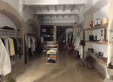 spain/girona/barri-vell-old-town/shop/comunal