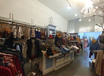 california/ventura-county/shop/le-monde-emporium