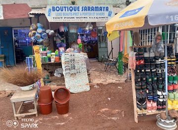 mali/sikasso-region/shop/boutique-saramaya-centre-commercial-lux-beaute-cosmetique-soins-accessoires-divers-pret-a-porter-chaussures-sac-etc