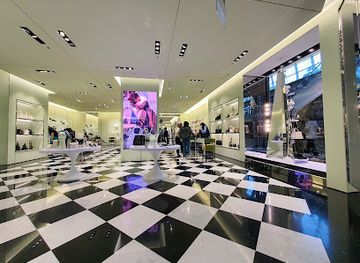 singapore/marina-bay/shop/prada-singapore-marina-bay-sands