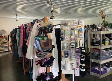 indiana/the-knobs/shop/the-crowded-closet-consignment