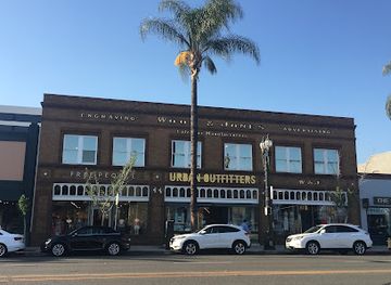 california/pasadena/shop/urban-outfitters