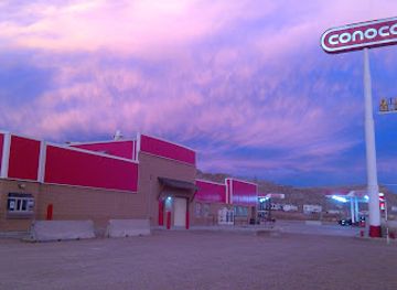 wyoming/red-desert/shop/varley-mercantile