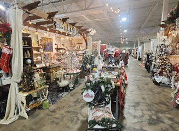 utah/book-cliffs/shop/painted-tree-boutiques-orem