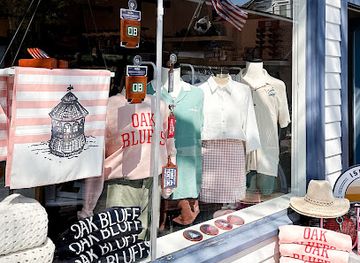 massachusetts/dukes-county/shop/island-outfitters-oak-bluffs