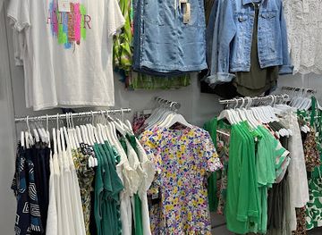 ireland/donegal-bay/shop/v2-boutique-by-verve